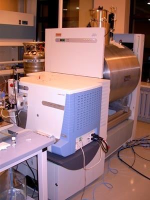 Hybrid mass spectrometer