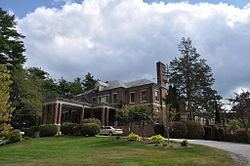 Hyde Mansion httpsuploadwikimediaorgwikipediacommonsthu