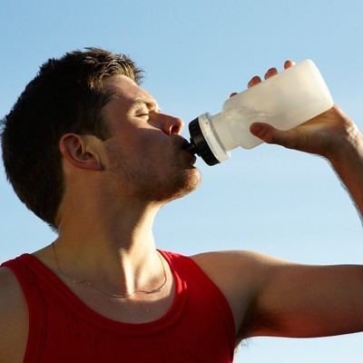 Hydrate How to hydrate for running Men39s Health