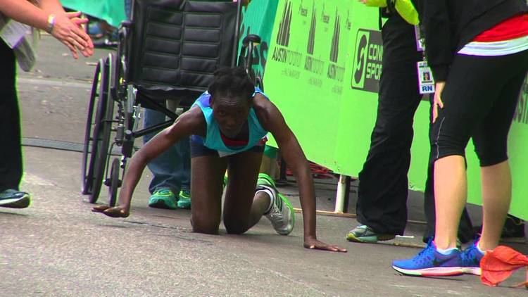 Hyvon Ngetich Austin Marathon Hyvon Ngetich Crawling to Finish YouTube