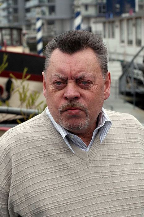 Hywel Bennett EastEnders star Hywel Bennett passes away aged 73