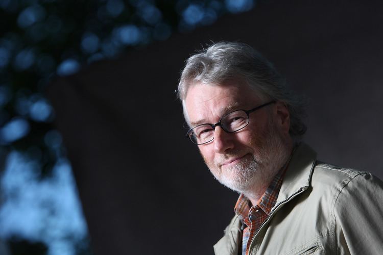 Iain Banks Author Iain Banks dies of cancer aged 59 Channel 4 News