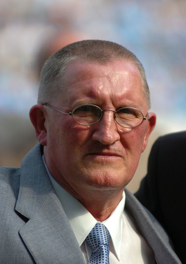 Ian Gibson (footballer, born 1943) Former Coventry City midfielder Ian Gibson dies aged 73 Coventry