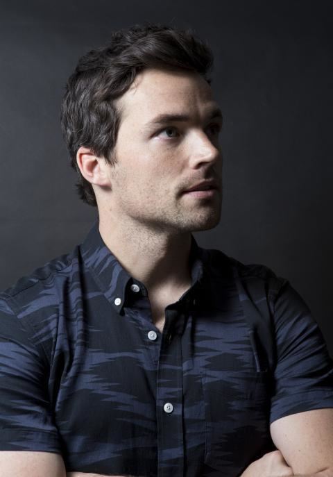 Ian Harding 5 Things to Know About Pretty Little Liars39 Ian Harding