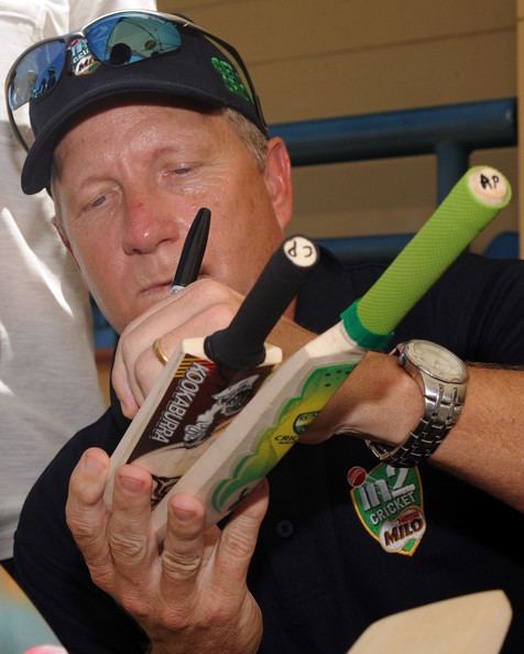 Ian Healy (Cricketer) playing cricket