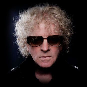 Ian Hunter (singer) httpsdoclehmanfileswordpresscom201207ih3jpg