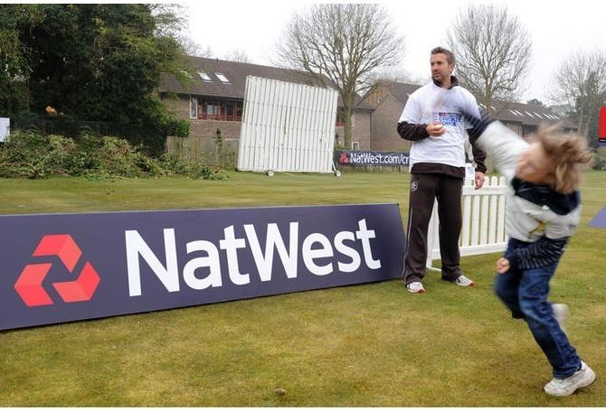 Ian Salisbury (Cricketer) playing cricket