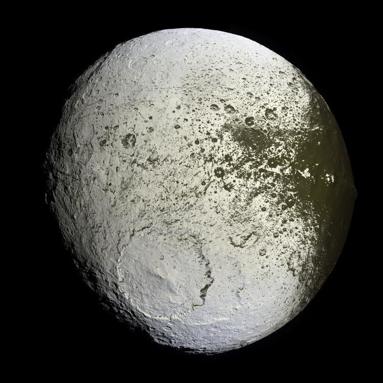 Iapetus (moon) Iapetus moon Wikipedia