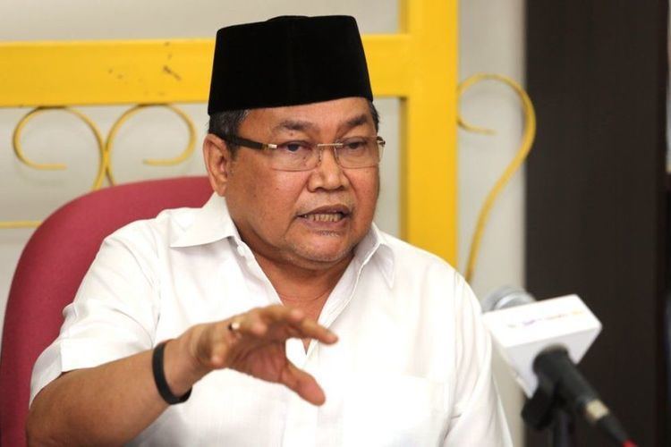 Ibrahim Ali (Malaysia) Ibrahim Ali Malay fence sitters will vote PPBM Malaysia Malay