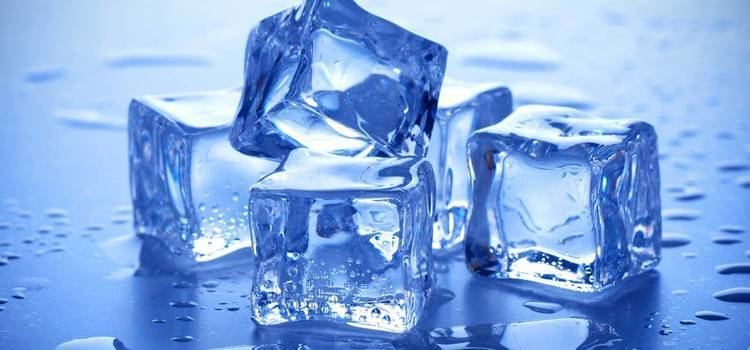 Ice cube Beauty with Ice Cubes