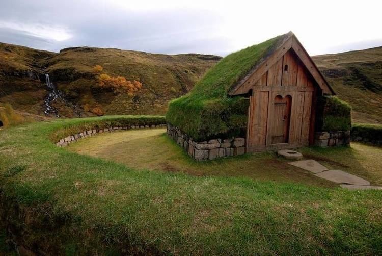 Icelandic turf house Icelandic turf houses are oldschool green with a Viking twist