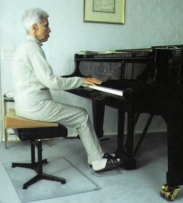 Ilse von Alpenheim Bill Newman visits pianist Ilse von Alpenheim at her home