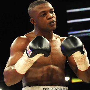 Ilunga Makabu Makabu KOs Mchunu in 11th SuperSport Boxing