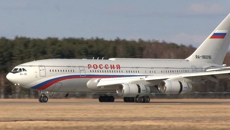 Ilyushin Il-96 2x Ilyushin Il96 landing with President Putin at Hannover RA96016