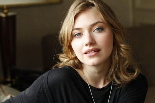 Imogen Poots Capone talks disposable relationships with THAT AWKWARD