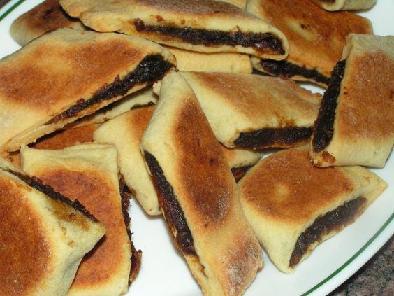 Imqaret baked imqaret filled with dates ilovefoodcommt Maltese Food