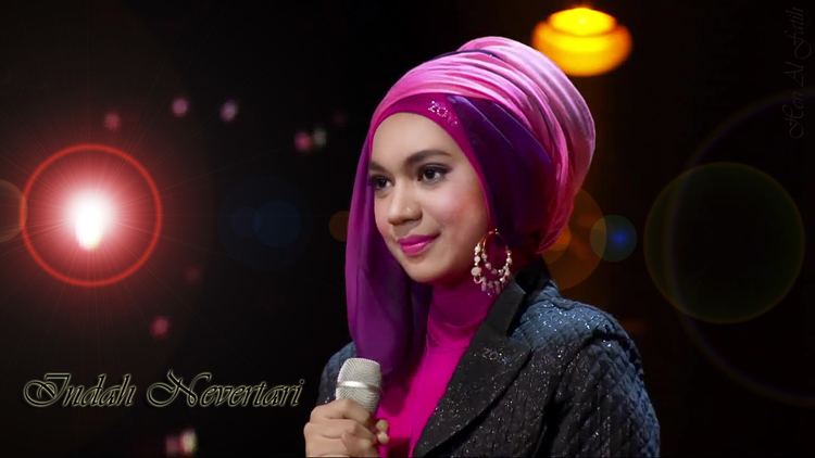 Indah Nevertari BIOGRAFI INDAH NEVERTARI herialfatih201439s Blog