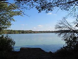 Indian Head Pond (Massachusetts) httpsuploadwikimediaorgwikipediacommonsthu