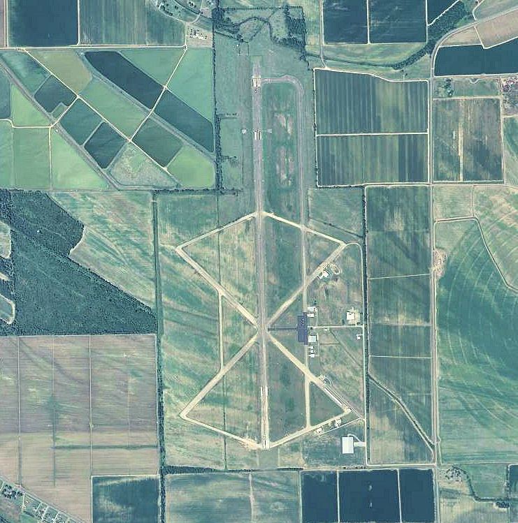 Indianola Municipal Airport