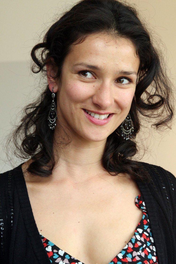 Indra Varma Who Is Indira Varma 5 Things to Know About Ellaria Sand