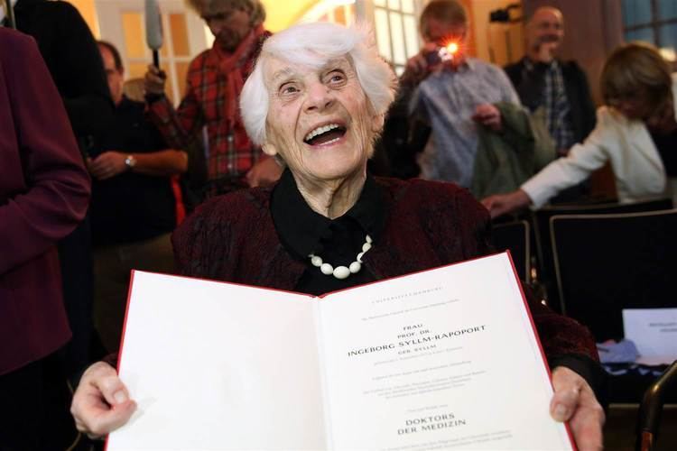 Ingeborg Rapoport 102YearOld Ingeborg SyllmRapoport Completes Thesis