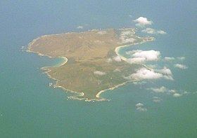 Inner Sister Island httpsuploadwikimediaorgwikipediacommonsthu
