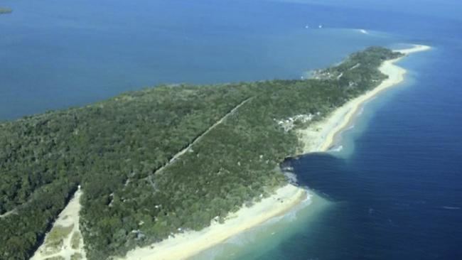 Inskip Point Rainbow Beach sinkhole 2015 Inskip Point could 39disappear entirely