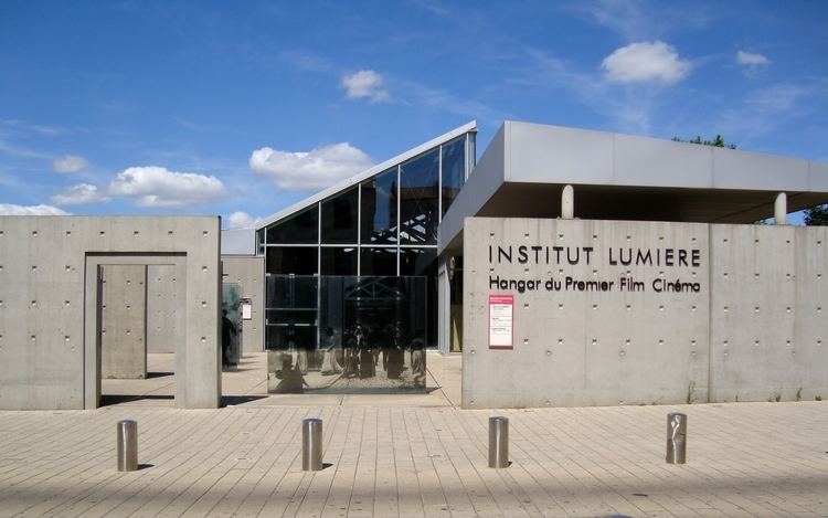 Institut Lumière httpsuploadwikimediaorgwikipediacommonsee