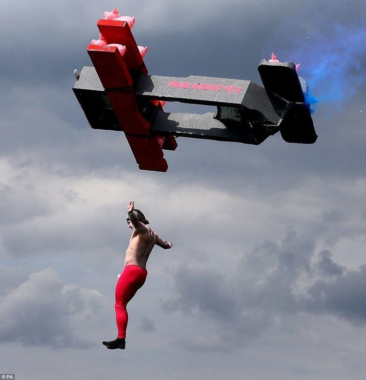 International Birdman Birdman event sees aviators jump off Worthing Pier Daily Mail Online