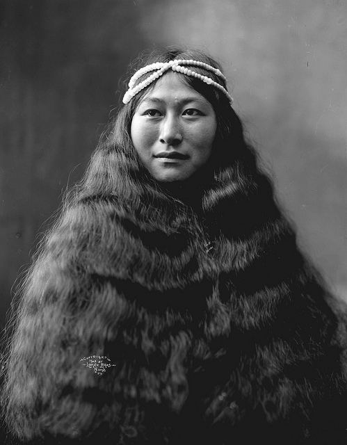 Inuit women 1000 images about Fashion InuitInupiatYupik on Pinterest