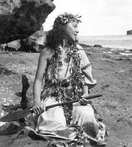 Iolani Luahine Iolani Luahine Priestess of the Ancient Hula Rainbow Pals