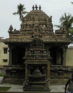 Iravatanesvara Temple, Kanchipuram httpsuploadwikimediaorgwikipediacommonsthu