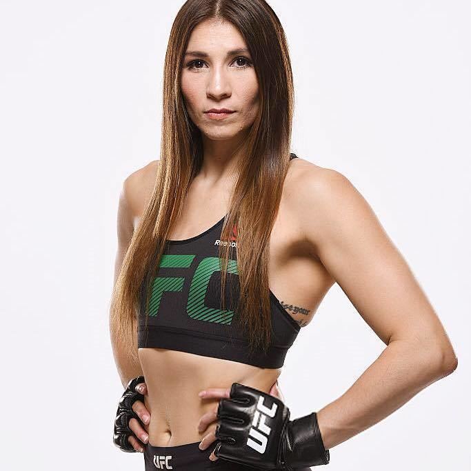 Irene Aldana UFC 210 Free Fight Irene Aldana knocks out opponent in just 43