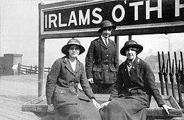Irlams o' th' Height railway station httpsuploadwikimediaorgwikipediacommonsthu