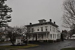 Isaac Lewis House (Stratford, Connecticut) httpsuploadwikimediaorgwikipediacommonsthu
