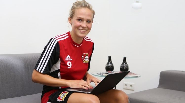 Isabelle Linden Isabelle Linden Absen Perkuat Jerman Women39s Footie