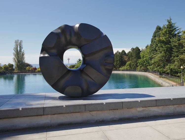 Isamu Noguchi Weekly Art Hit Public Arts 40th anniversary and Black Sun by