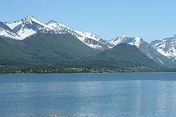 Isfjorden (fjord in Møre og Romsdal) httpsuploadwikimediaorgwikipediacommonsthu