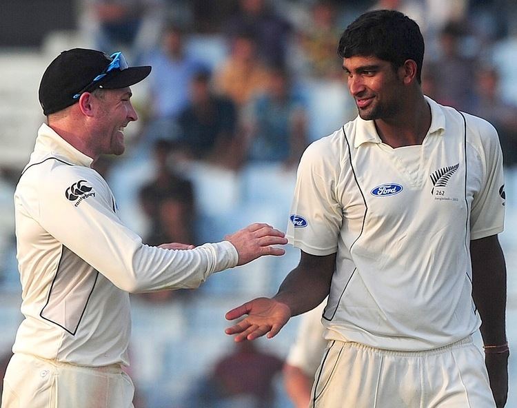Ish Sodhi Ish Sodhi is congratulated after picking up Nasir