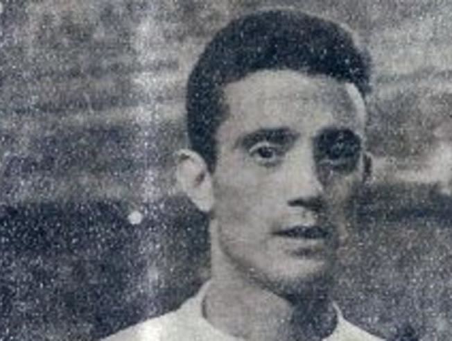 Isidro Sánchez García-Figueras Fallece Isidro exjugador del Betis