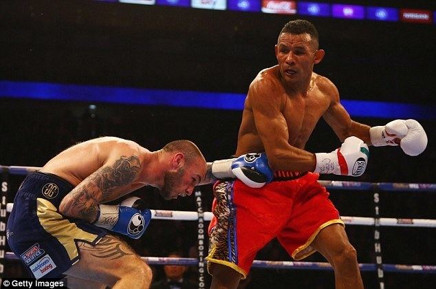 Ismael Barroso Ismael Barroso defeats Kevin Mitchell with brutal fifthround