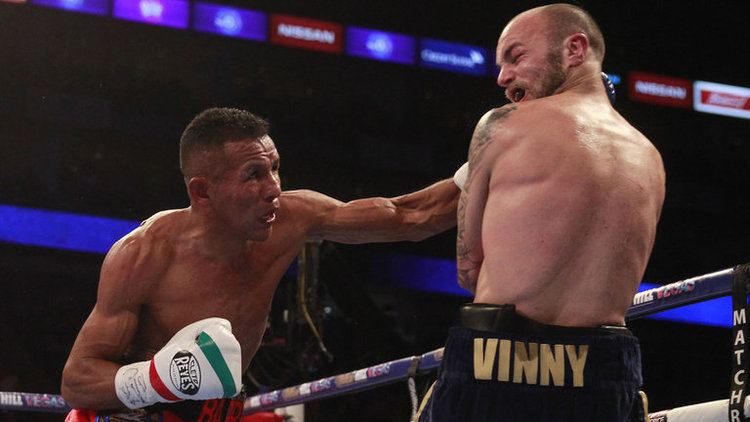 Ismael Barroso Joshua vs Whyte Kevin Mitchell suffers stoppage defeat against