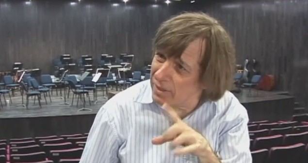 Israel Yinon Renowned Israeli conductor dies on stage during concert