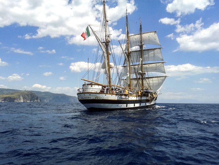 Italian training ship Palinuro wwwmarinadifesaitNotiziarioonlinePublishingI