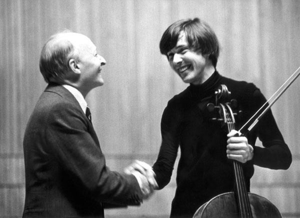 Ivan Monighetti Biography of Ivan Monighetti phenomenal modern cellist in English
