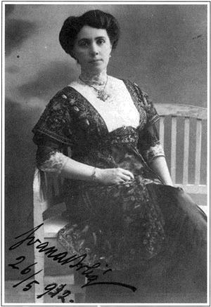 Ivana Brlić-Mažuranić DatotekaIvana Brlic Mazuranic 1912gif Wikipedija