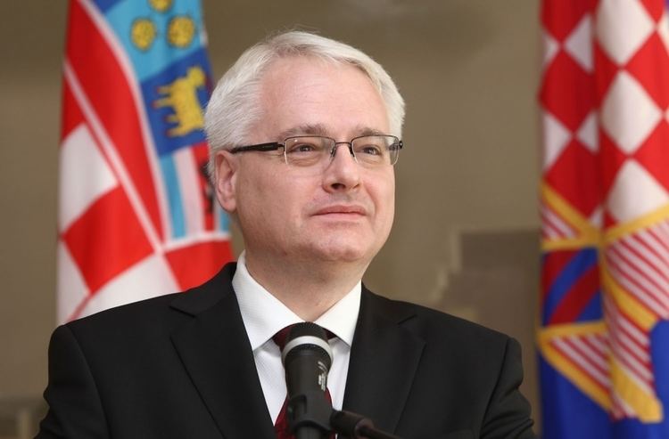 Ivo Josipović Ivo Josipovi odluio da podnese ostavku Tuzla LVE