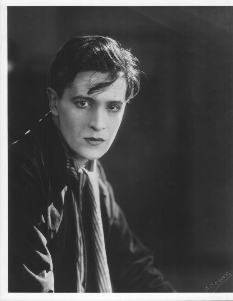 Ivor Novello Ivor Novello Quotes QuotesGram