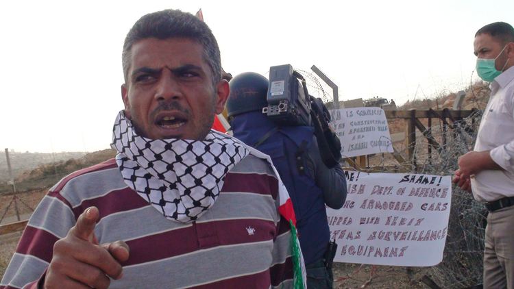 Iyad Burnat Iyad Burnat is detained in Bilin amid clashes over weekly protest