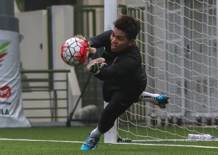 Izwan Mahbud Spore goalkeeper Izwan Mahbud embraced by Japanese fans signed